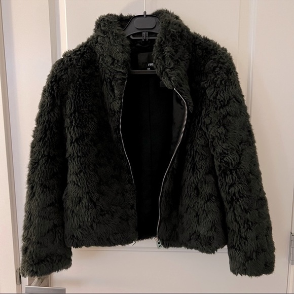 Aritzia Wilfred fur jacket - Picture 1 of 3
